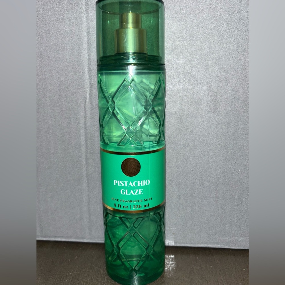 Bath & Body Works Pistachio Glaze Fragrance Mist - Green